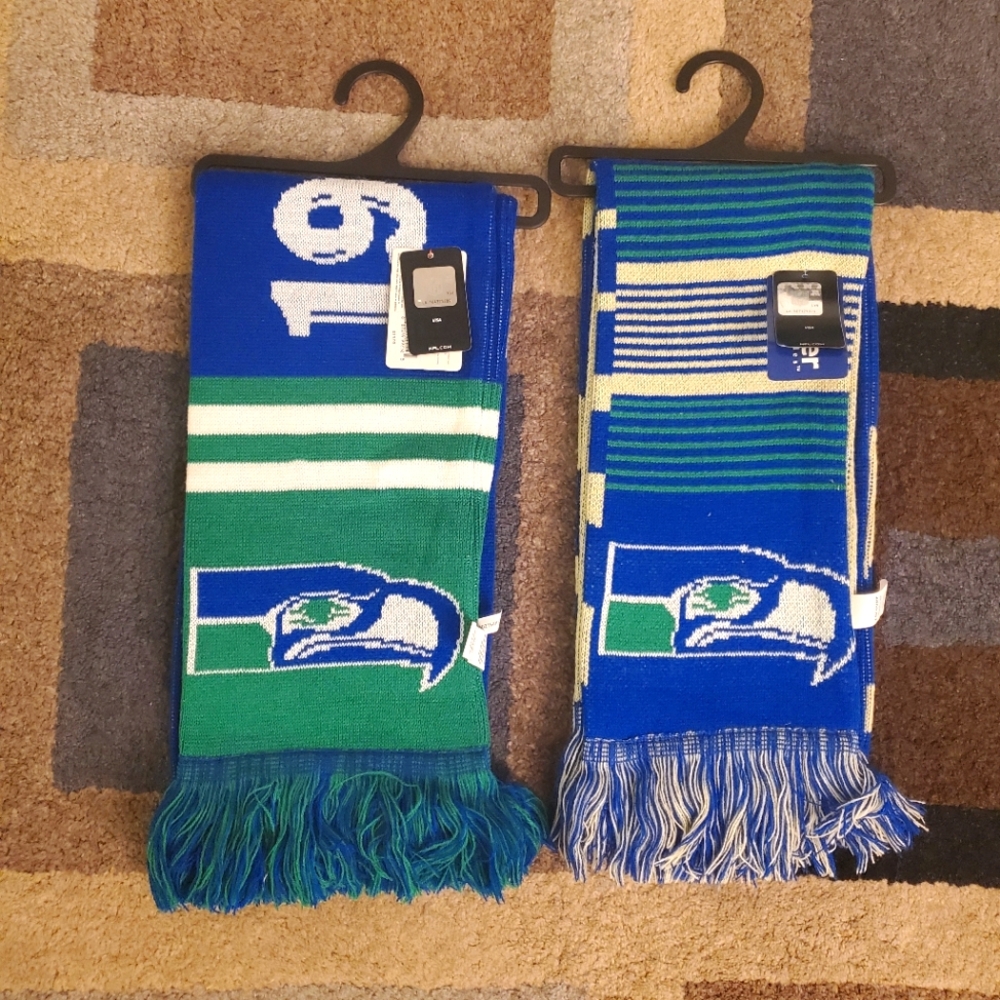 NWT Retro Seahawks Scarves set of 2